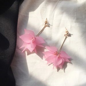 ✨2/ $10✨Lotus Flower Petals Earrings